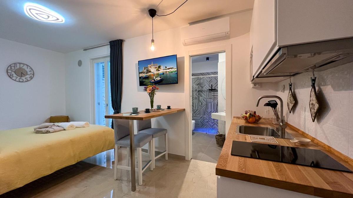 Blue Dream Bed & Breakfast โปลีญาโนอามาเร ภายนอก รูปภาพ